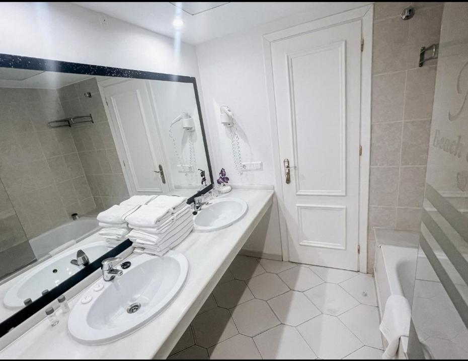 Miraflores Beach - Sea Front - Luxury Apartment Mijas Exterior photo